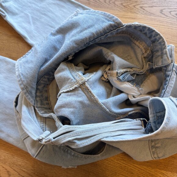 Forever 21 Light Wash Overalls Distressed Size 28 - Picture 7 of 11